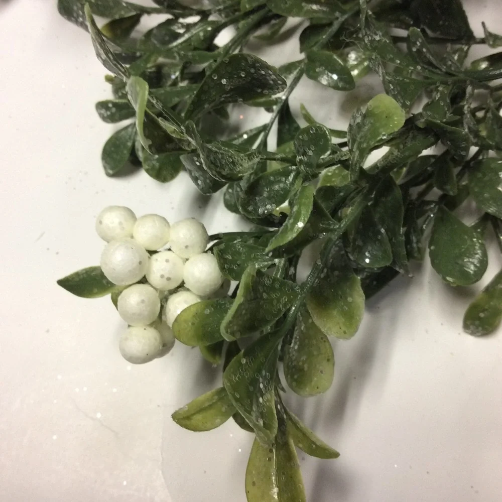 Ashland White Mistletoe Berries Glitter Garland